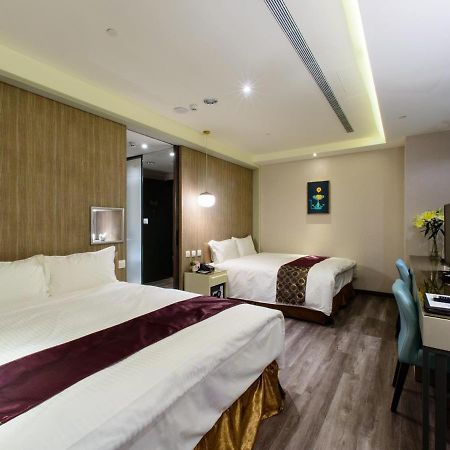 Stay Hotel - Taichung Zhongqing מראה חיצוני תמונה
