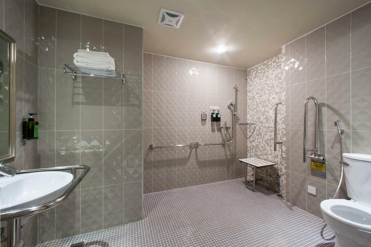 Stay Hotel - Taichung Zhongqing מראה חיצוני תמונה